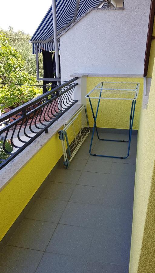 Paradise Beach Apartments Ровинь Экстерьер фото