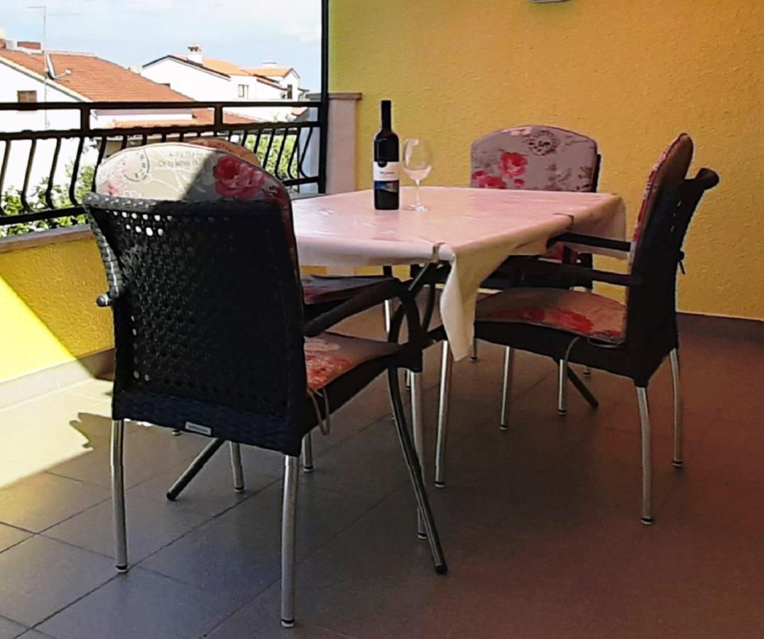 Paradise Beach Apartments Ровинь Экстерьер фото