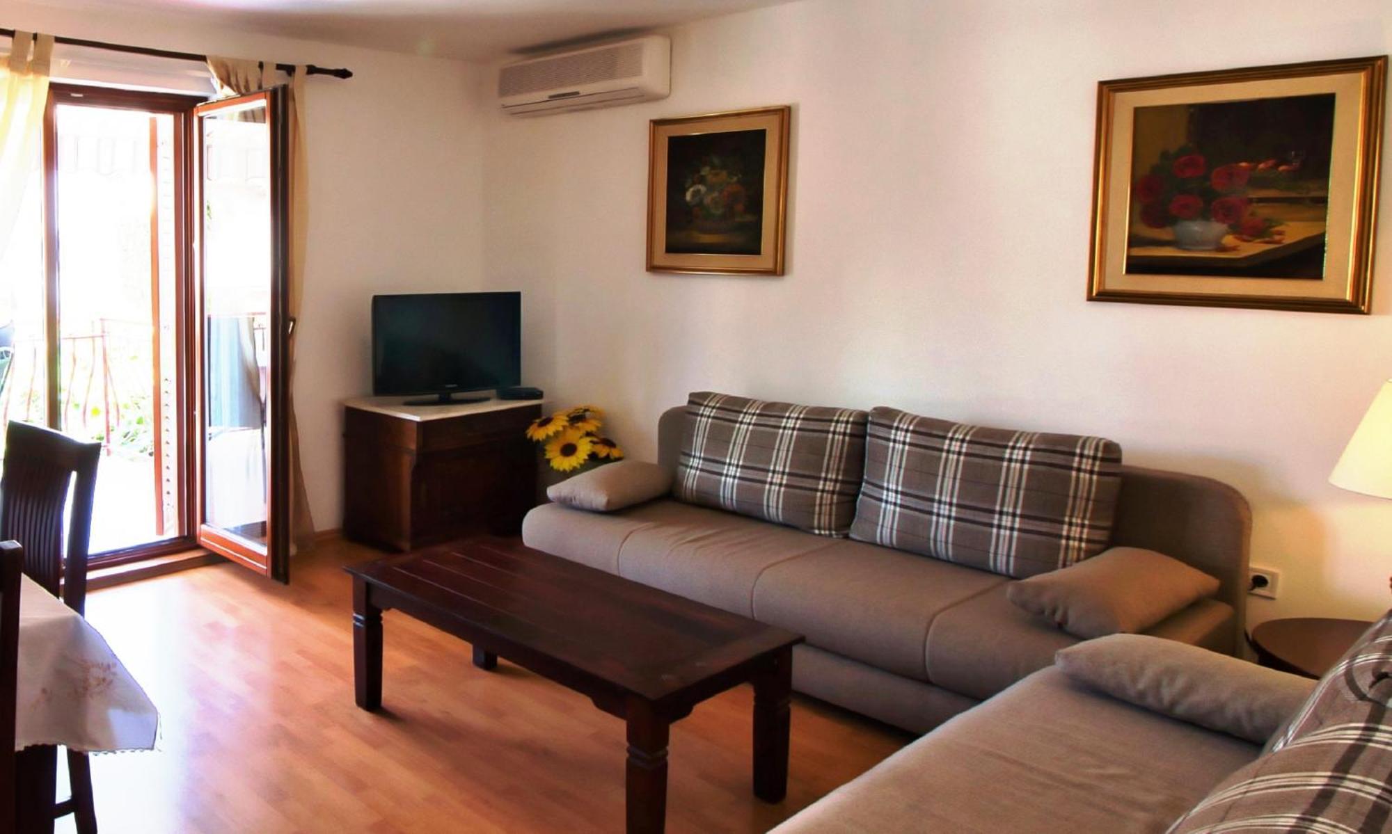 Paradise Beach Apartments Ровинь Экстерьер фото