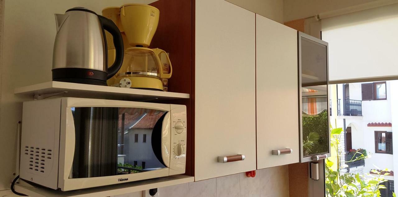 Paradise Beach Apartments Ровинь Экстерьер фото