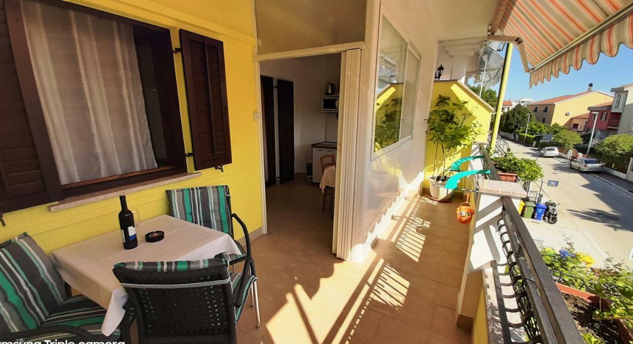 Paradise Beach Apartments Ровинь Экстерьер фото